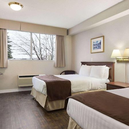 Days Inn By Wyndham Brockville Kültér fotó
