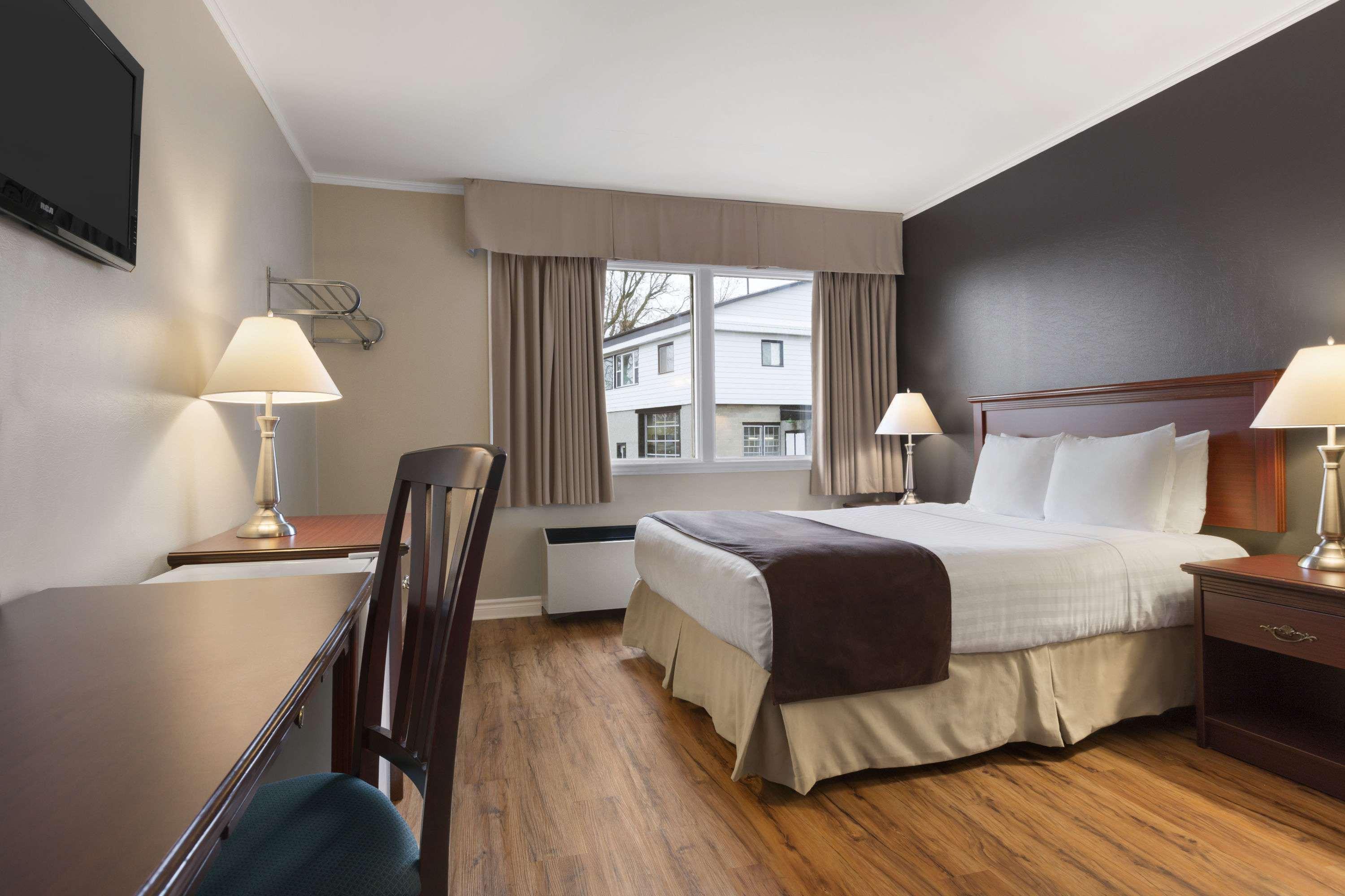 Days Inn By Wyndham Brockville Kültér fotó